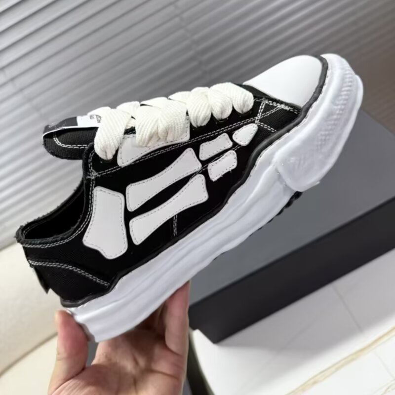 Men'S Fashion News - Dissolved Shoes For Both Men And
