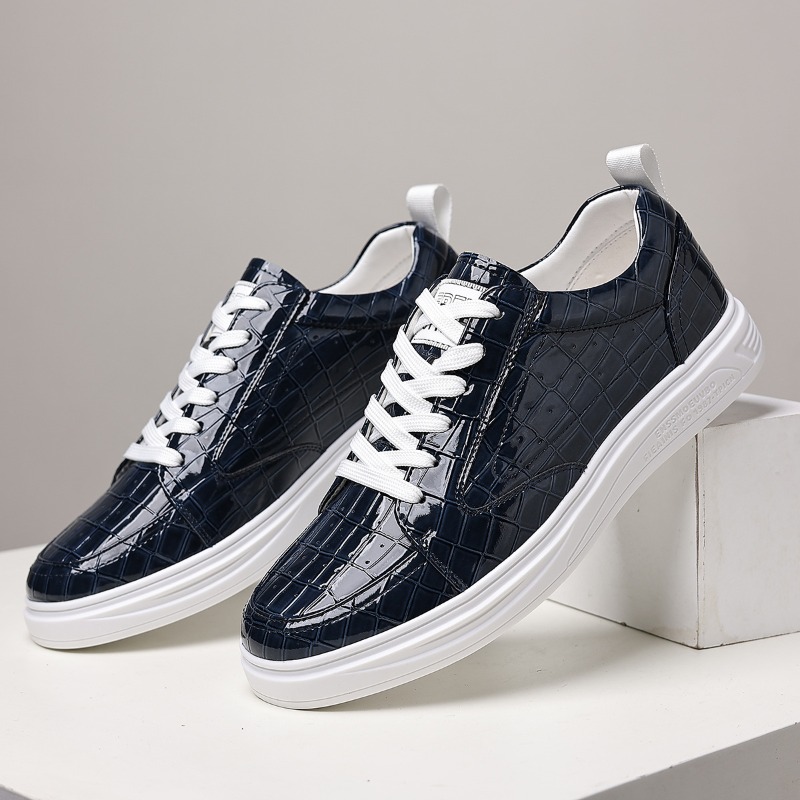 Mens Fashion Week - Classic Male Low Top Skate Shoes