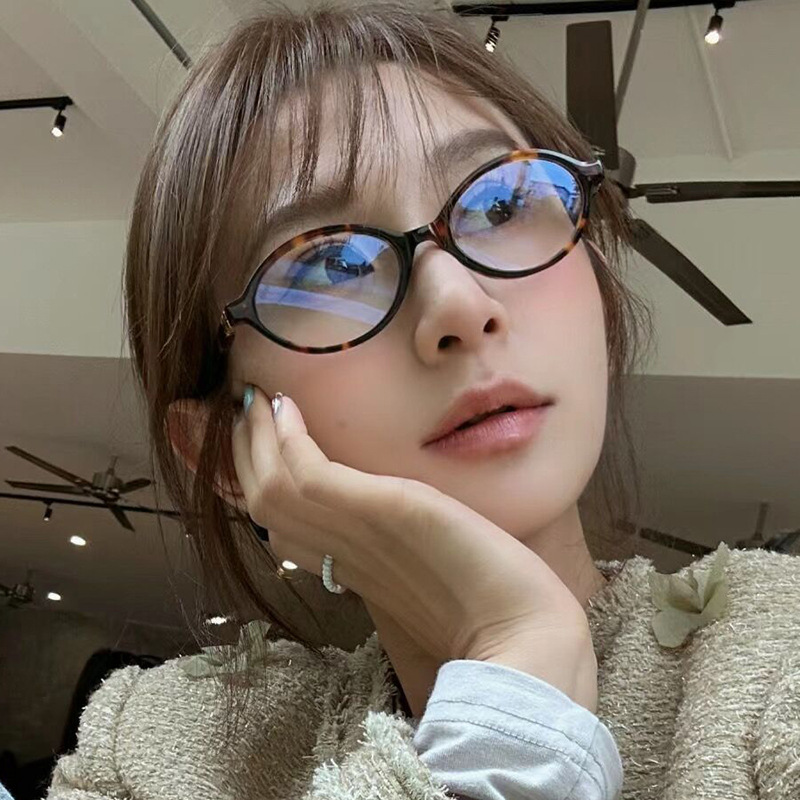 Vintage Oval Sunglasses Women  - Men'S Fashion Old Money 评论和价格